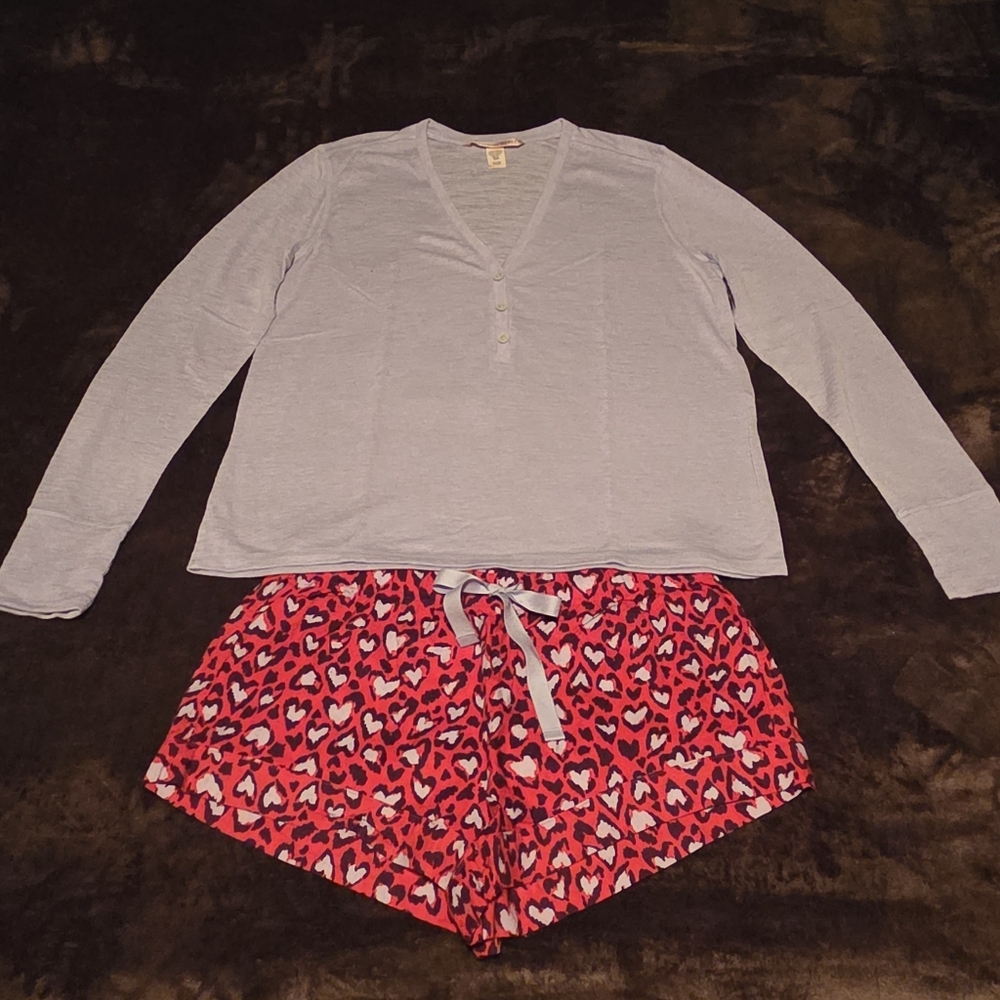 Light Lavender Long-Sleeve Top with Red Heart Print Shorts